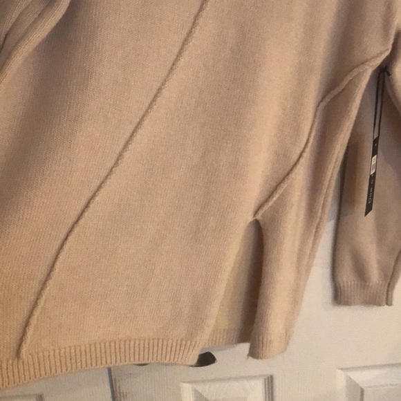 🌻Tan crew neck sweater NWT - Picture 3 of 5